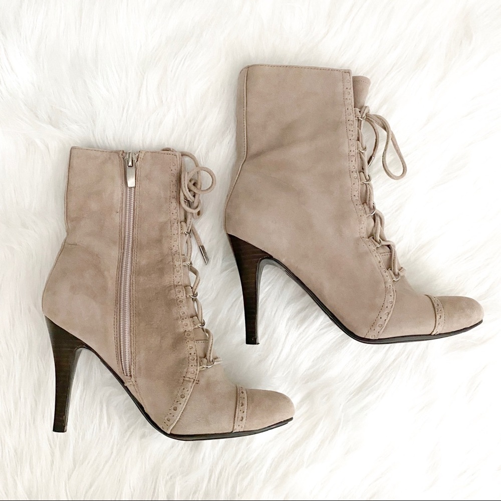 MARC FISHER Taupe Lace Up Ankle Heeled Boots 6 - Picture 4 of 6
